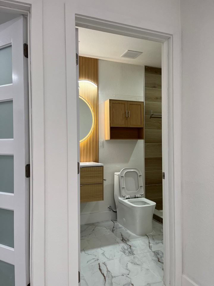 4220 Sw 21st St #1 - Photo 7 of 16