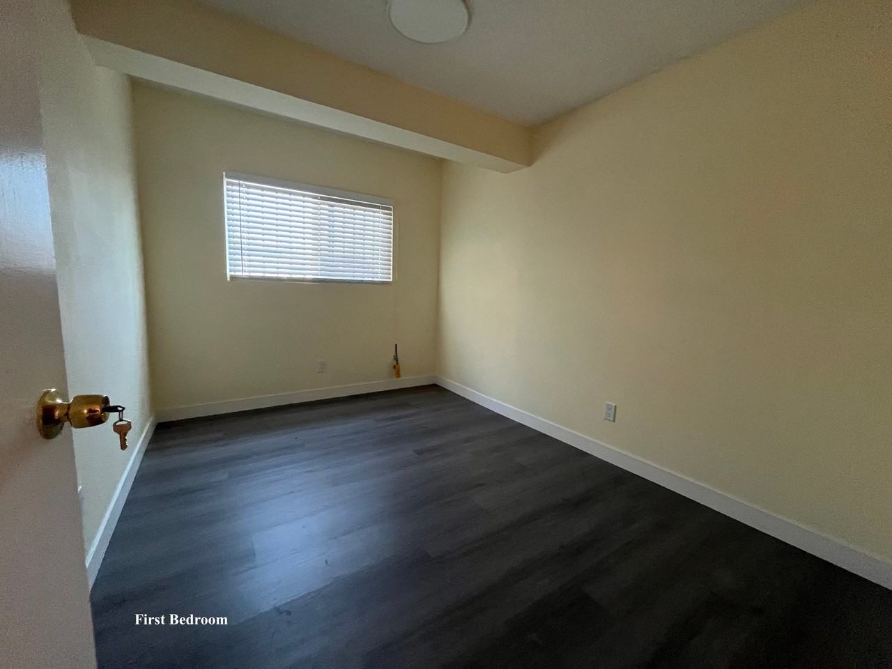 2819 1/2 Altura St - Photo 7 of 12