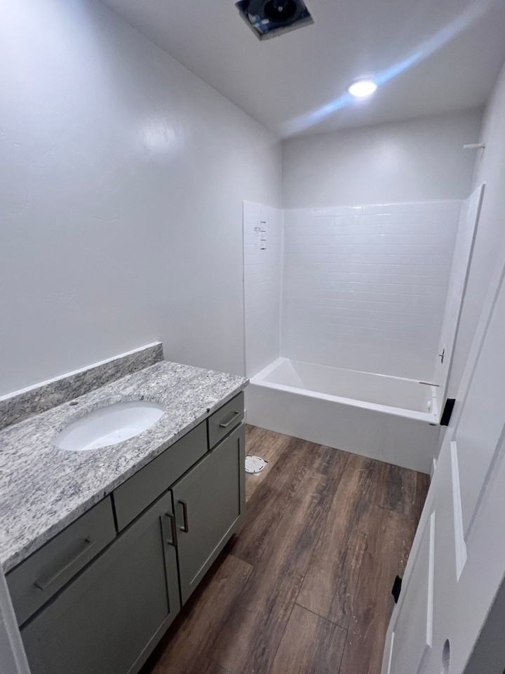 1300 Cassia Ave - Photo 4 of 13