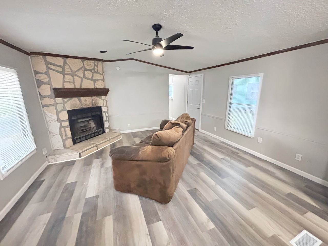 7013 Timber Rdg N - Photo 3 of 12