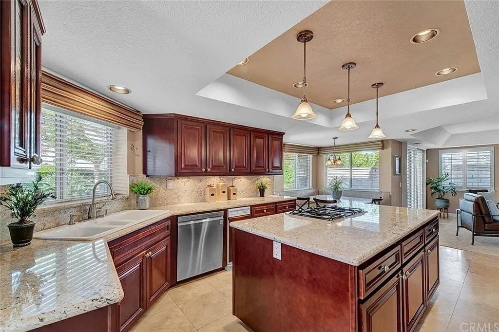 606 N Gravier St - Photo 7 of 20