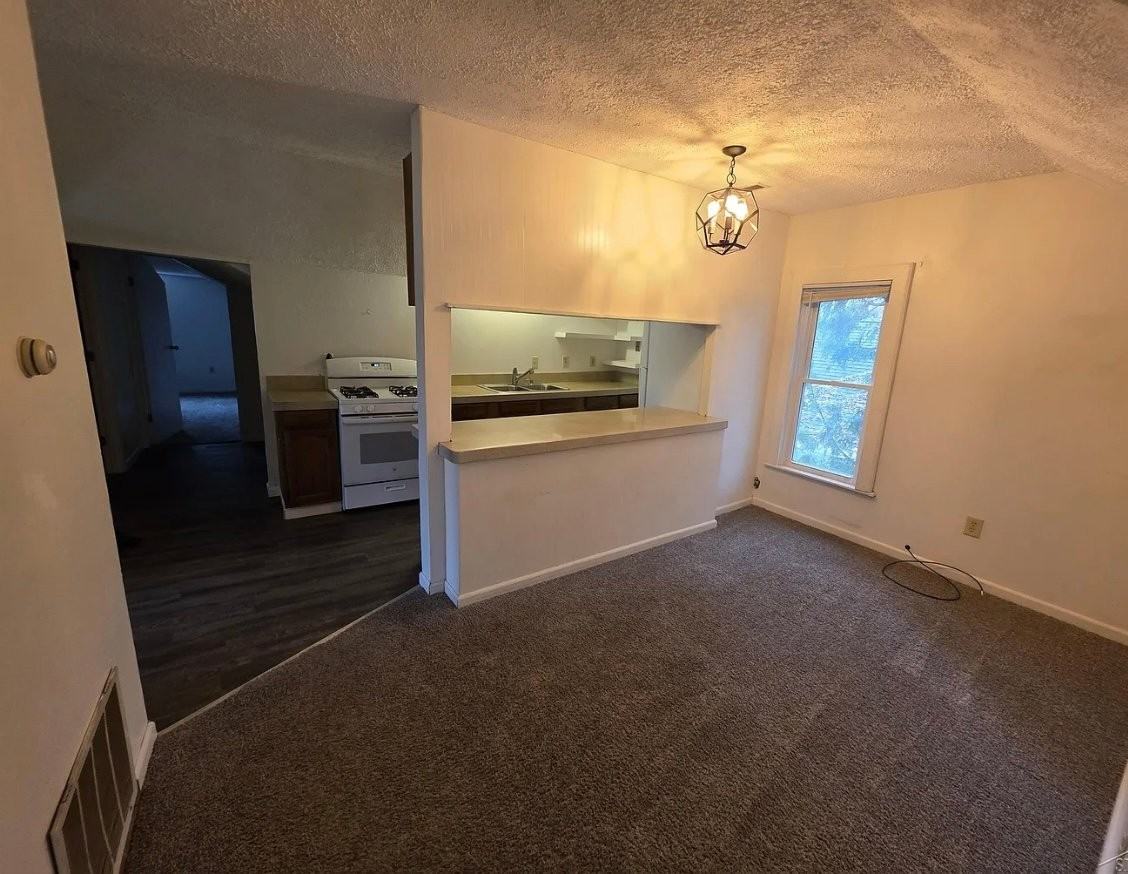 3232 Court St - Photo 2 of 7