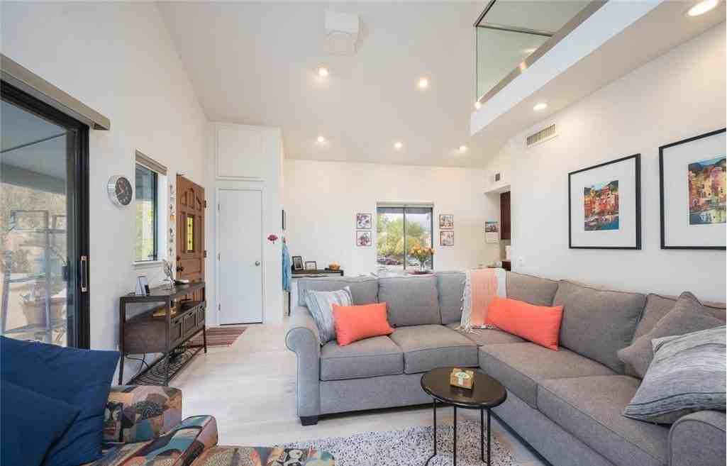 1260 Ella St #4 - Photo 4 of 20