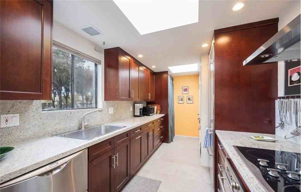 1260 Ella St #4 - Photo 7 of 20