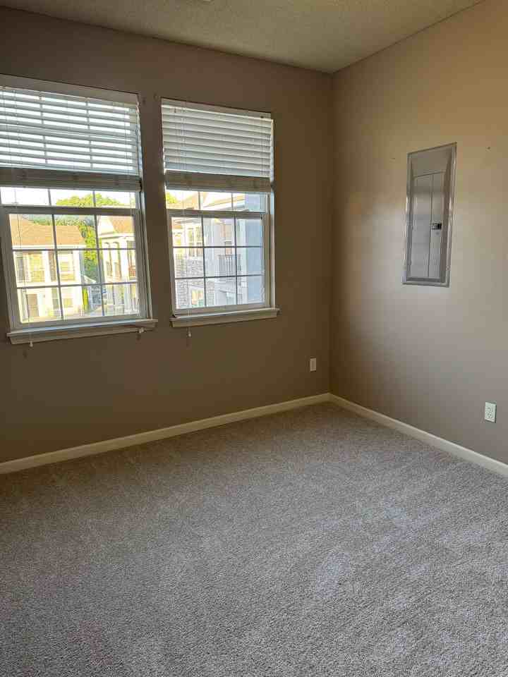 15953 S Crestview Dr - Photo 6 of 10