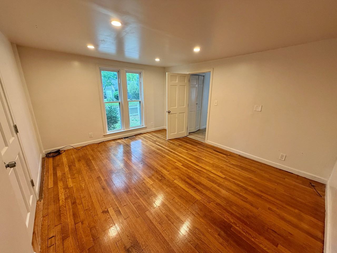 40 Central St - Photo 5 of 13