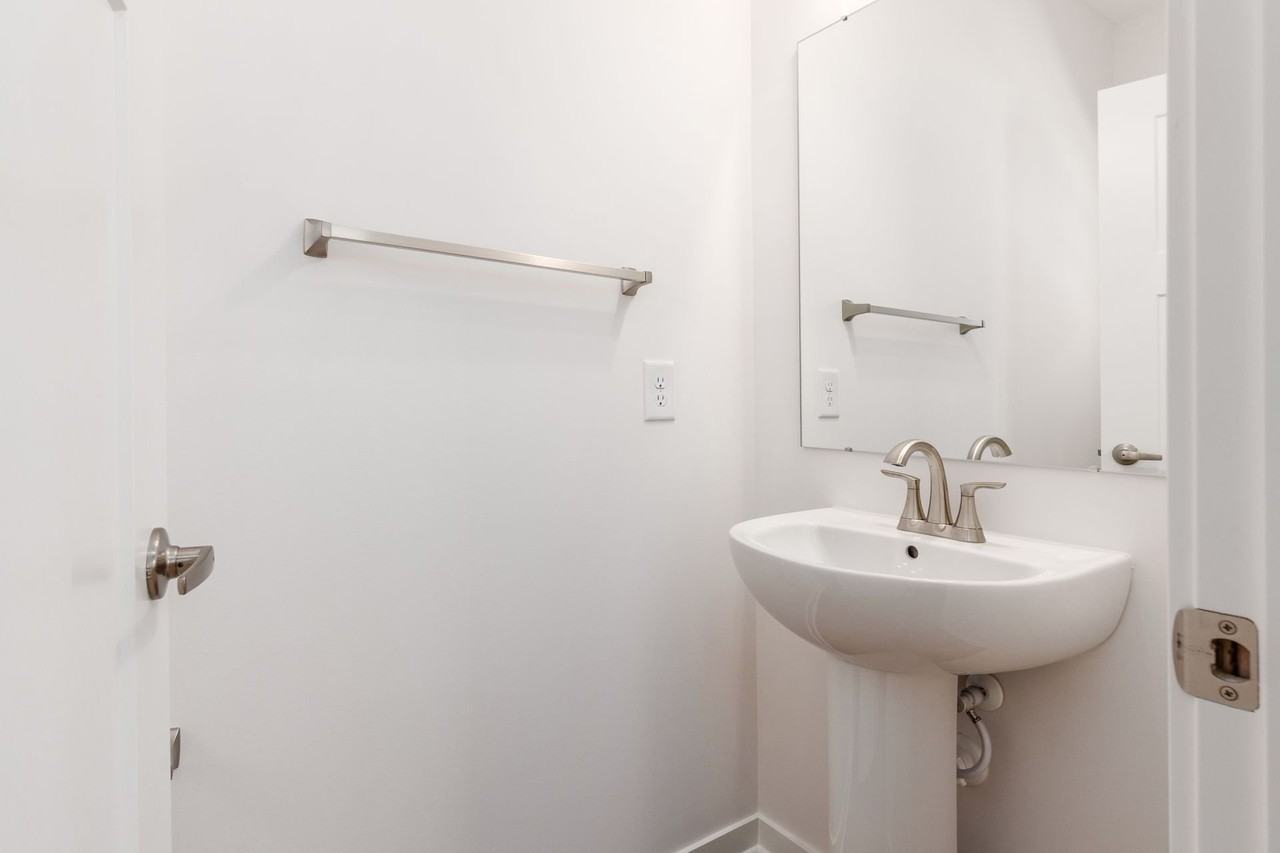 2787 Horsham Dr - Photo 7 of 39