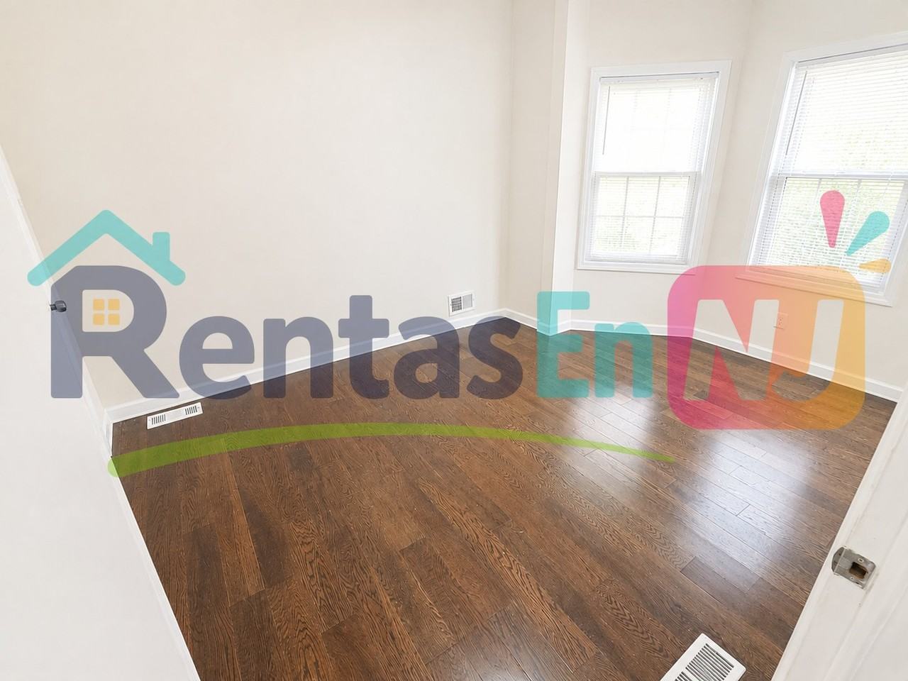 152 S 10th St #1 - Photo 2 of 6