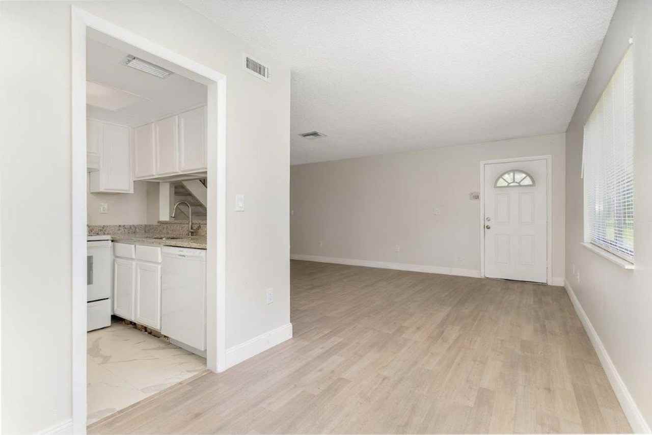 4112 Yellow Pine Ln #28-2 - Photo 4 of 10