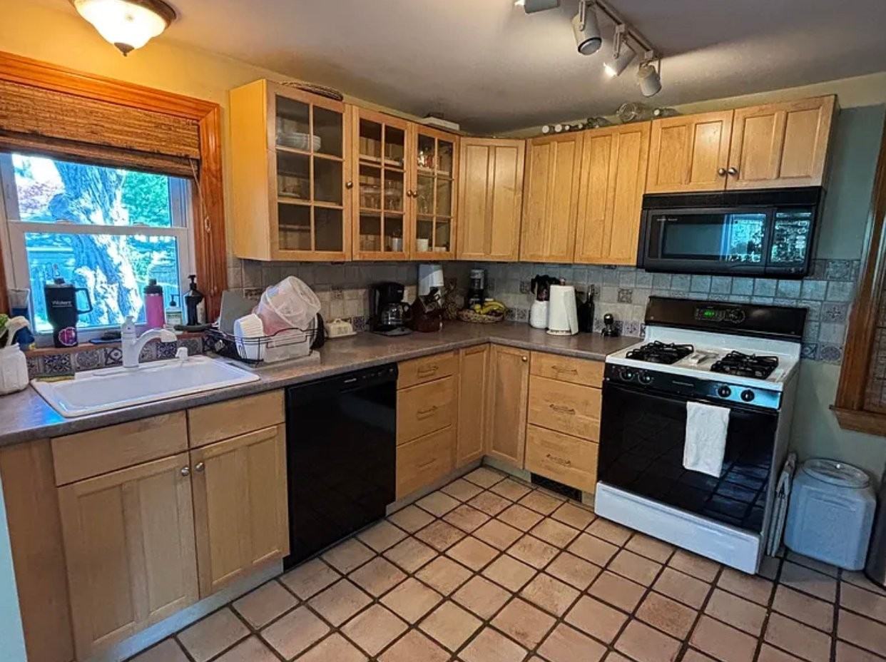 20 Lincoln Ave - Photo 3 of 15