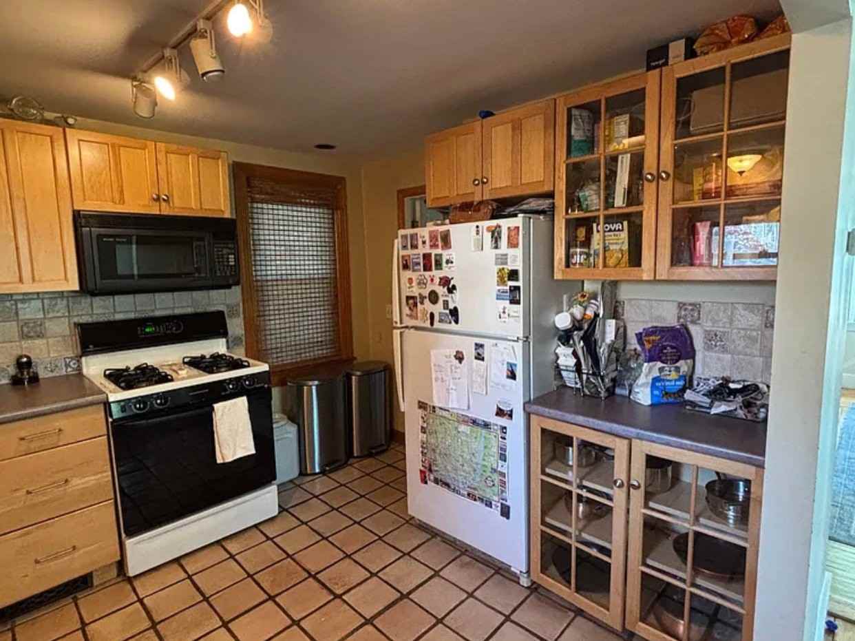 20 Lincoln Ave - Photo 4 of 15