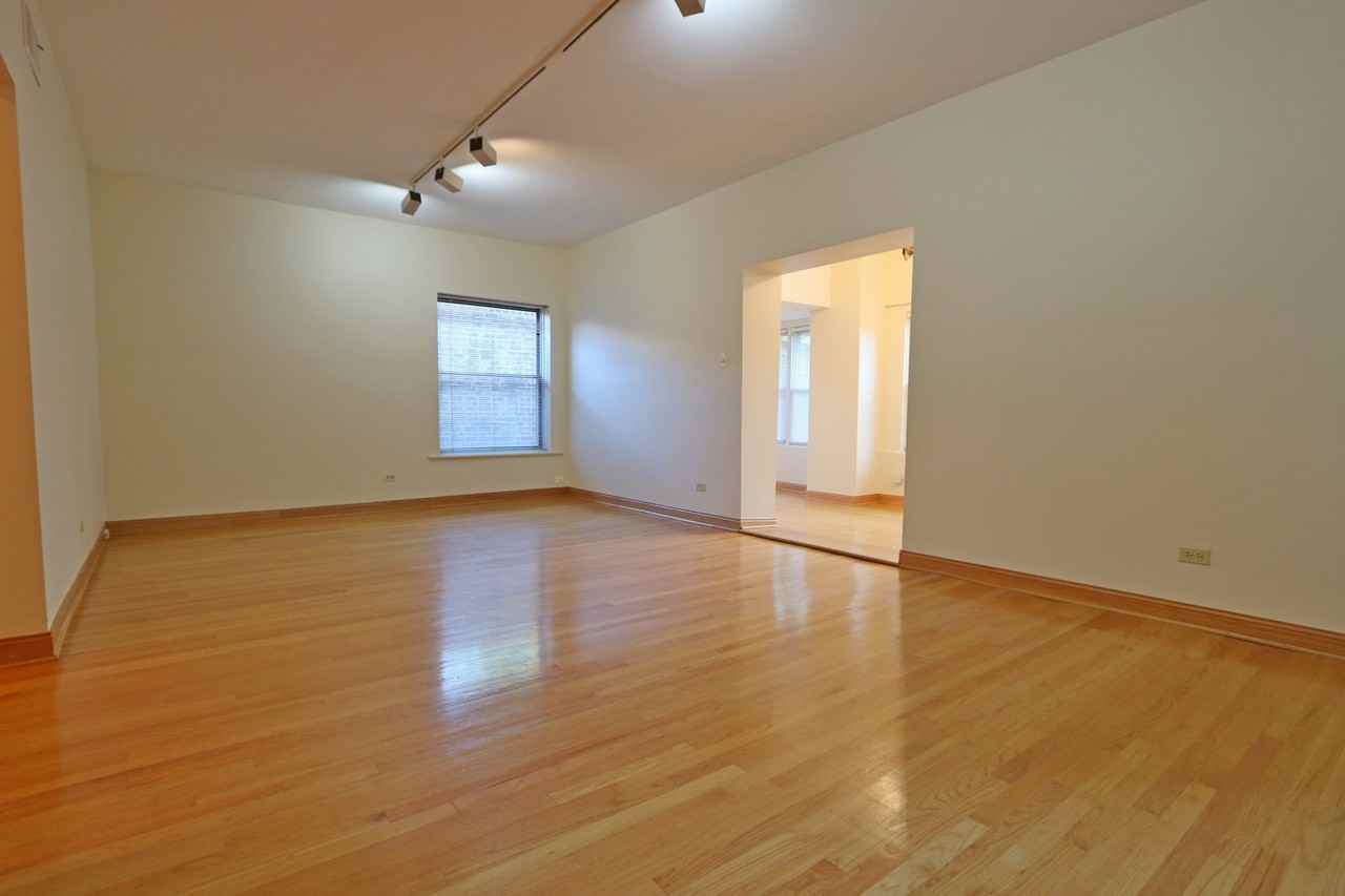 918 W Buena Ave #1 - Photo 3 of 20