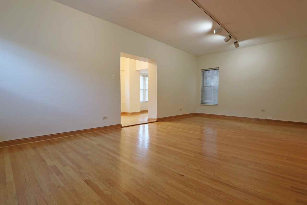 918 W Buena Ave #1 - Photo 4 of 20