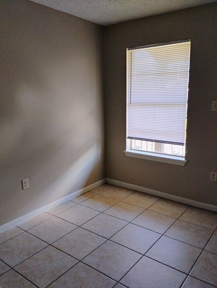 1015 Shilo Ave #D - Photo 5 of 6