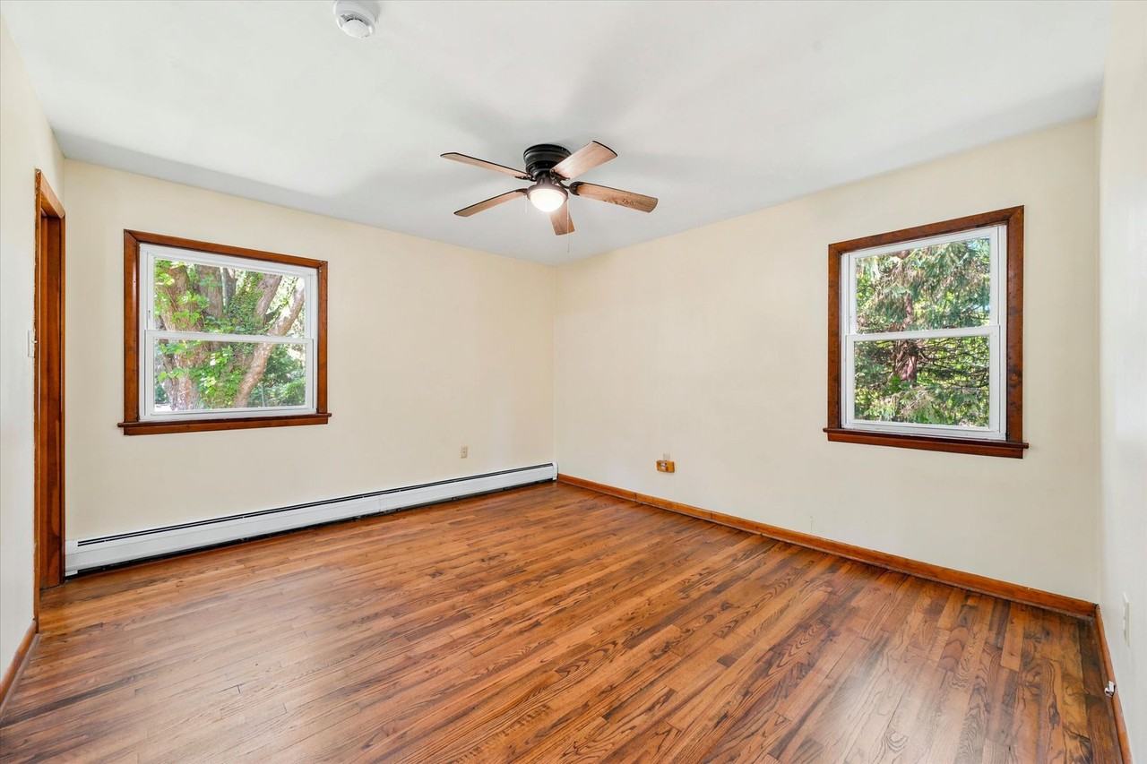 700 Sugars Bridge Rd - Photo 3 of 19