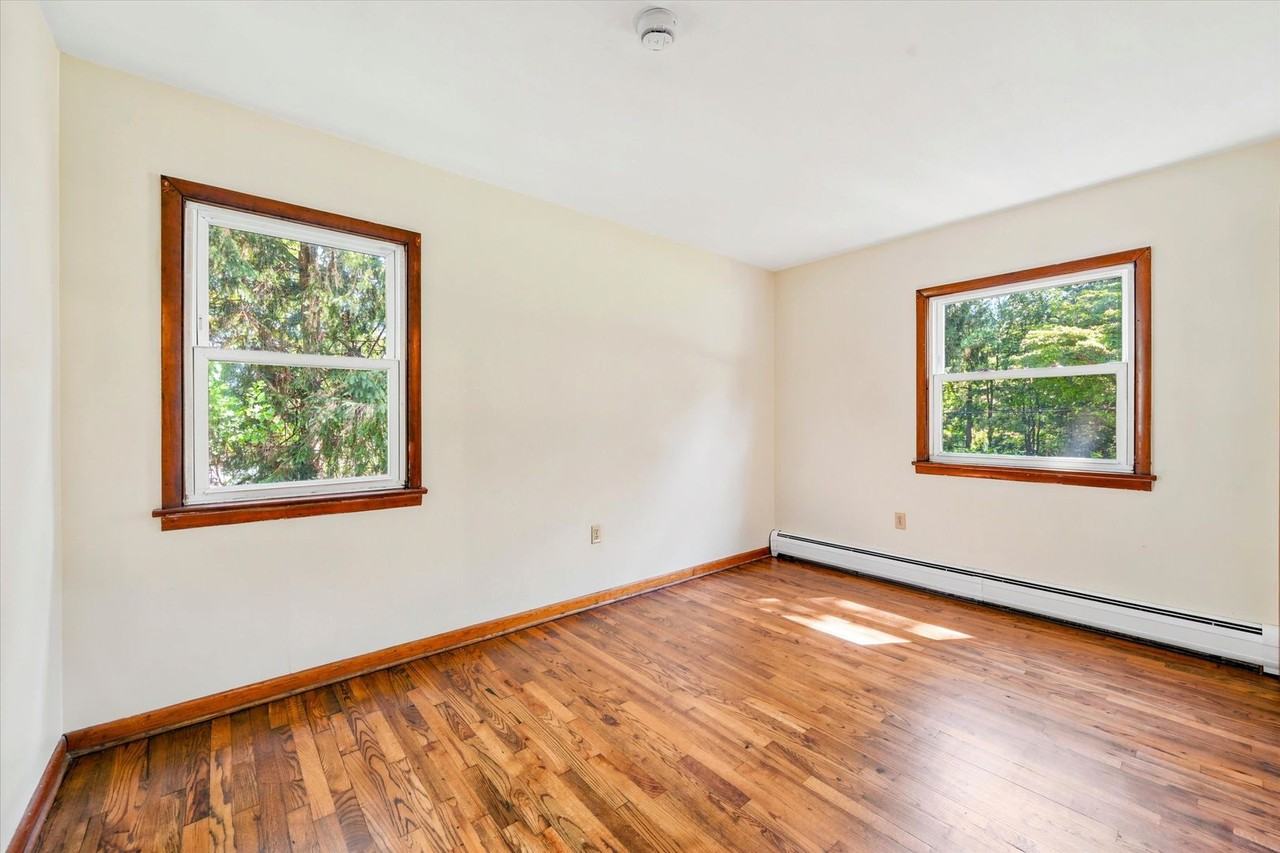 700 Sugars Bridge Rd - Photo 4 of 19