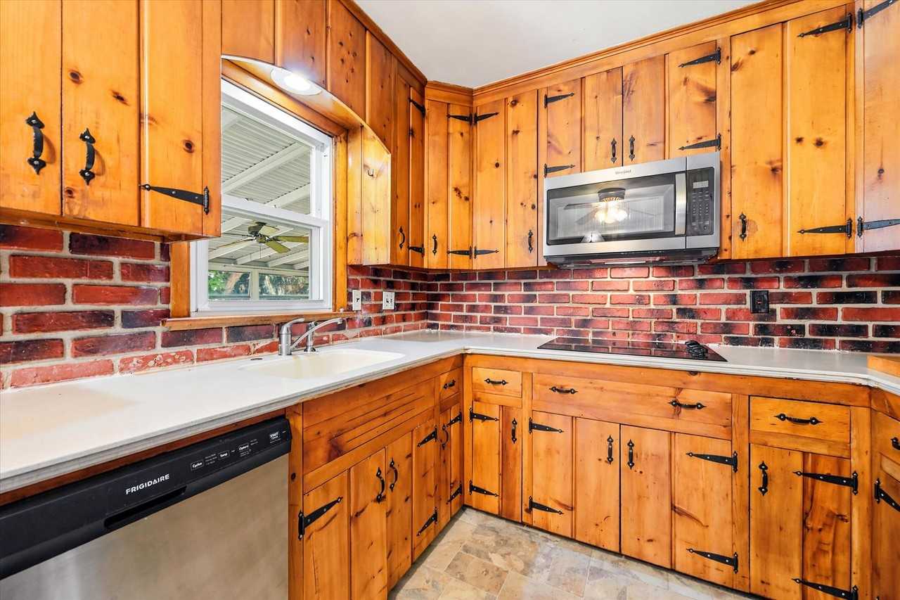 700 Sugars Bridge Rd - Photo 5 of 19