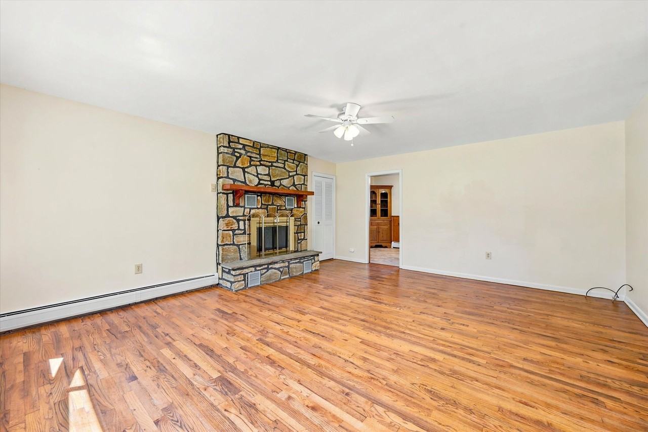 700 Sugars Bridge Rd - Photo 7 of 19