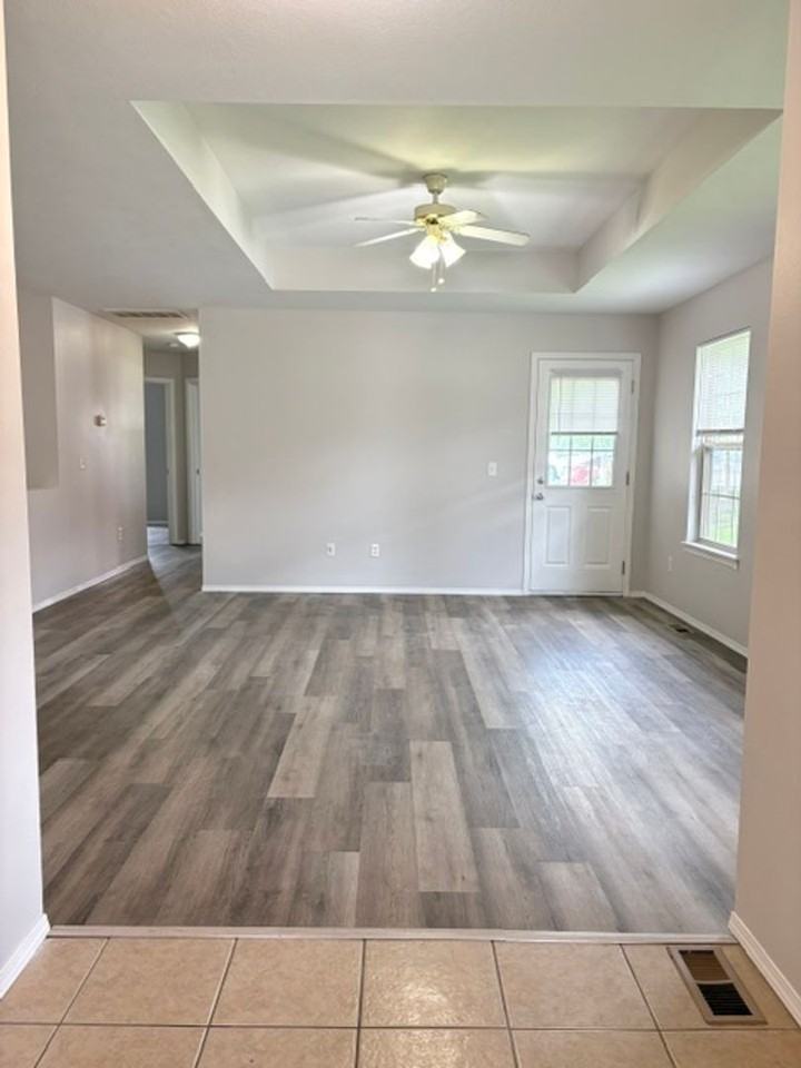 2202 W Jonquil Ln - Photo 3 of 30