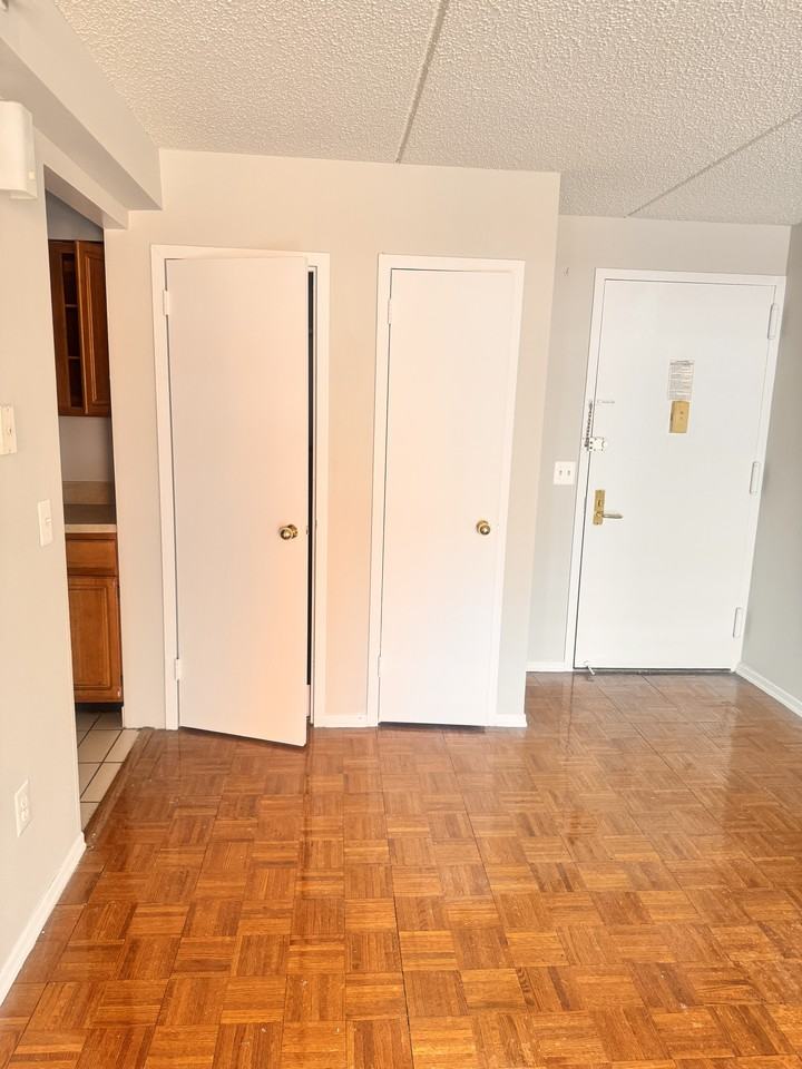 136-14 Northern Boulevard #2G - Photo 5 of 9