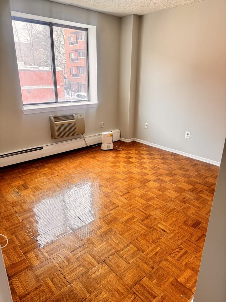 136-14 Northern Boulevard #2G - Photo 3 of 9