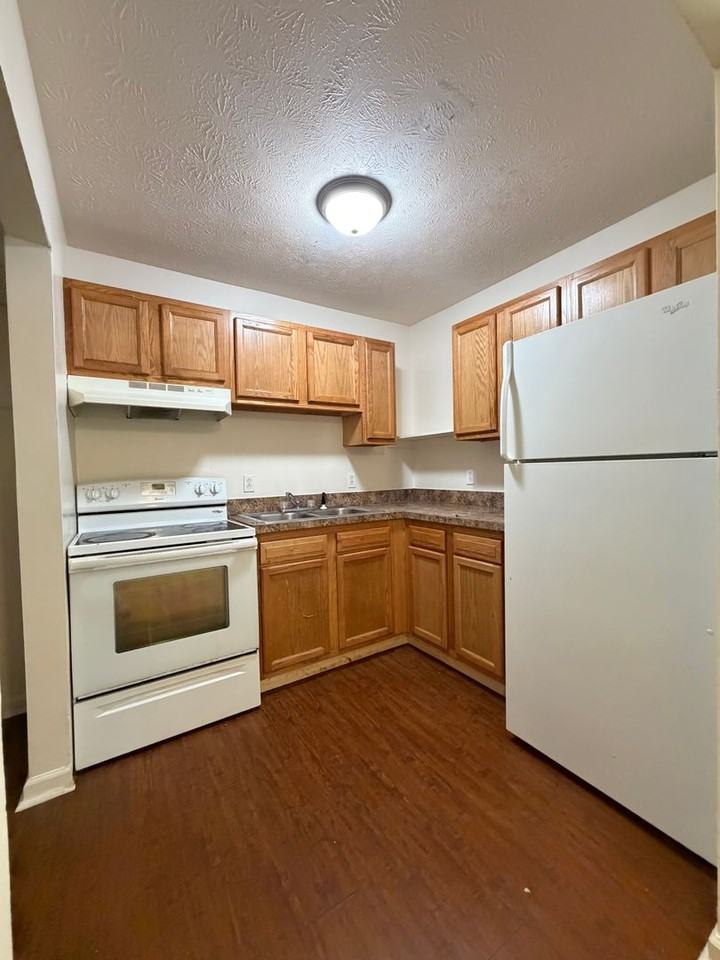 190 Macey Ave #2 - Photo 2 of 6