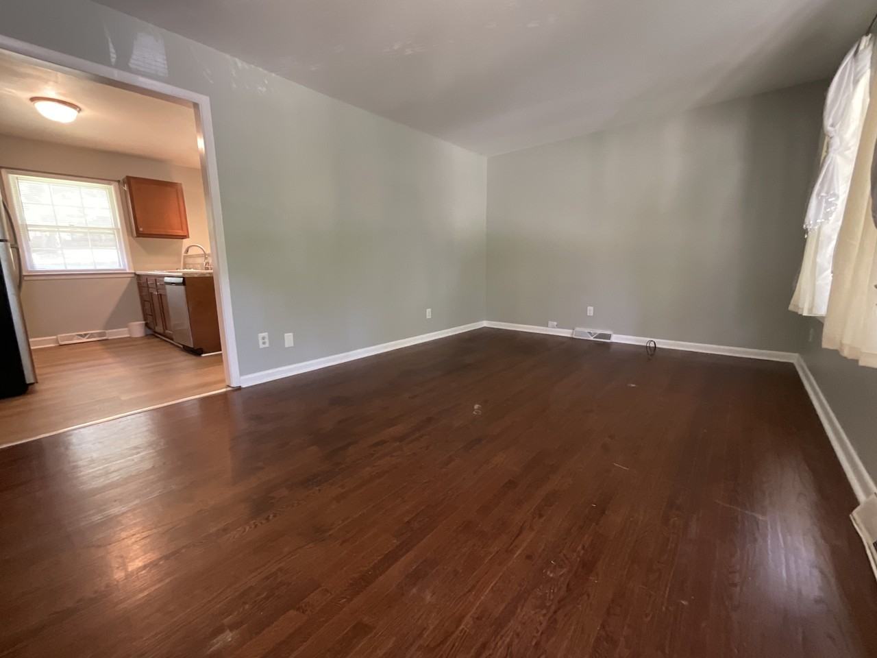 229 Foxcroft Dr - Photo 2 of 35