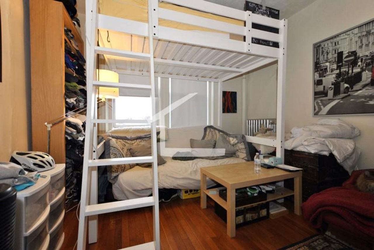 116 Washington St - Photo 3 of 5