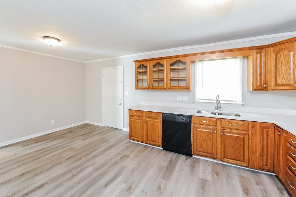 1338 W Stoneybrook Dr - Photo 5 of 16