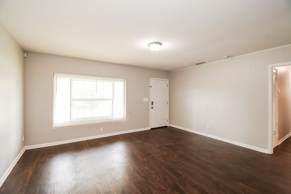 7059 Melvin Rd - Photo 4 of 16