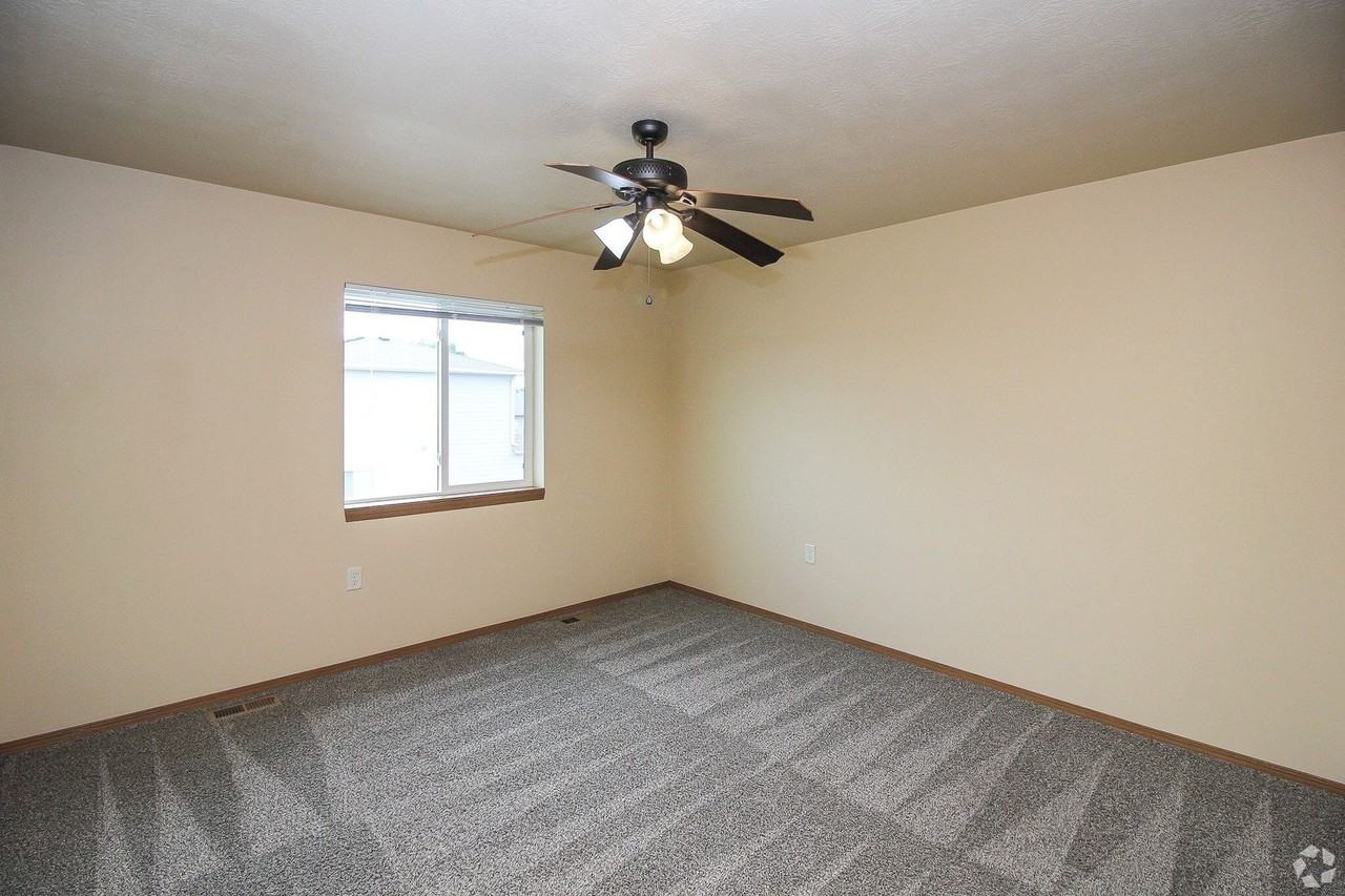 Silver Springs Townhomes - Photo 3 of 40