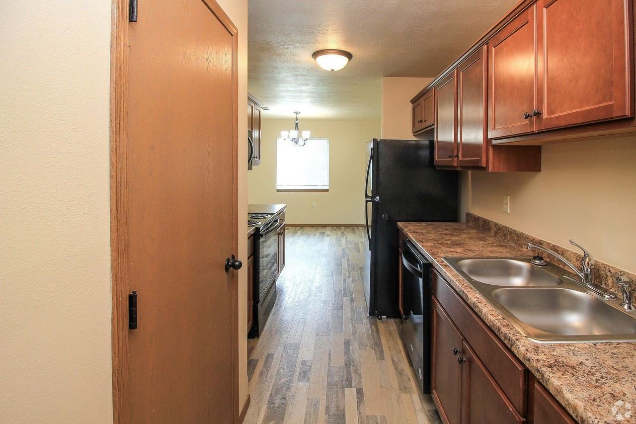 Silver Springs Townhomes - Photo 4 of 40