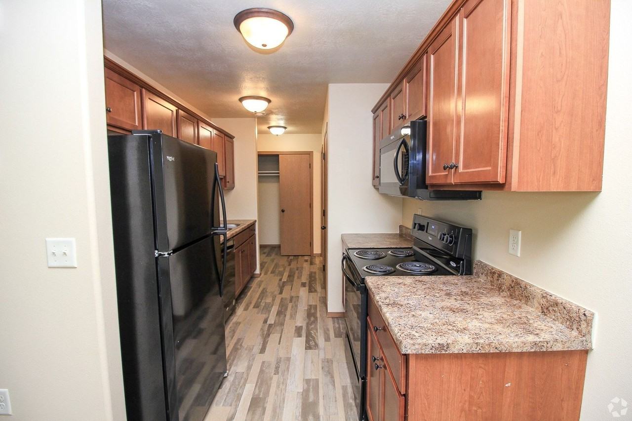 Silver Springs Townhomes - Photo 5 of 40