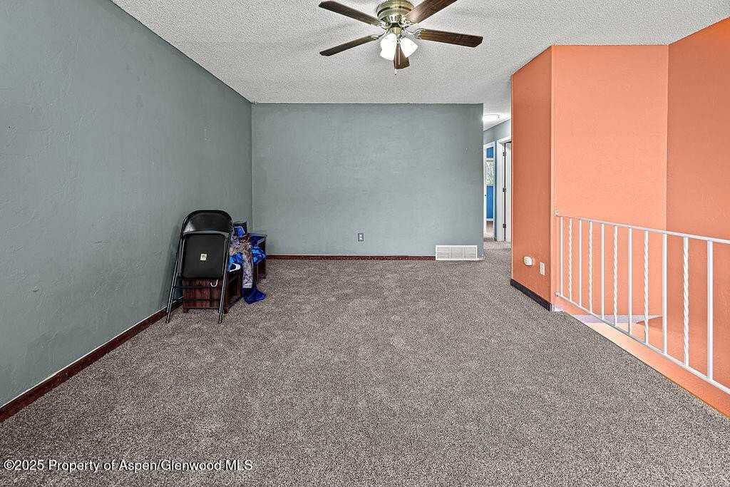 1159 Barclay St - Photo 6 of 44
