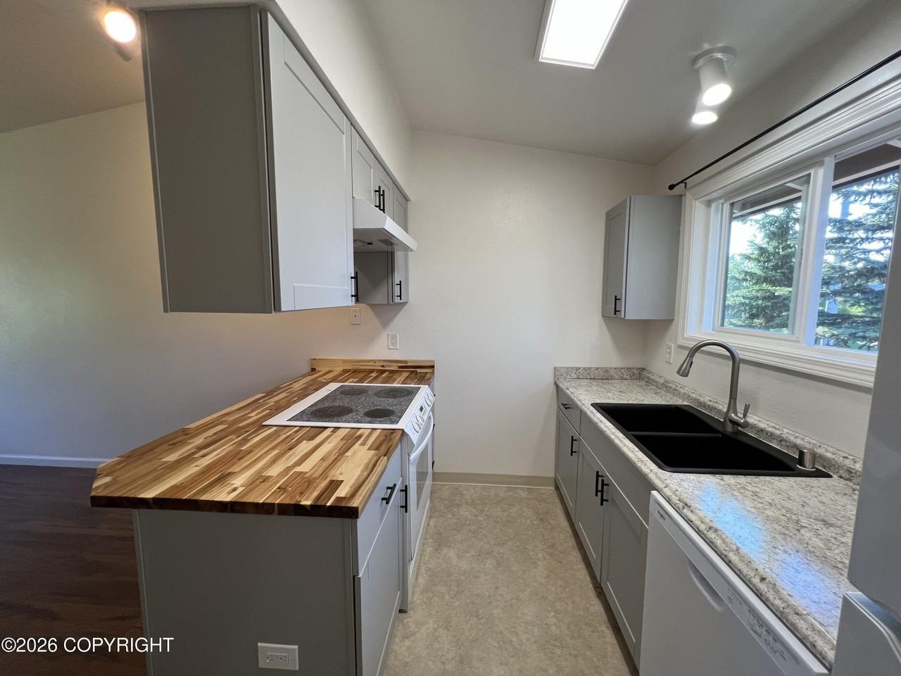 1509 Karluk St #B - Photo 6 of 29