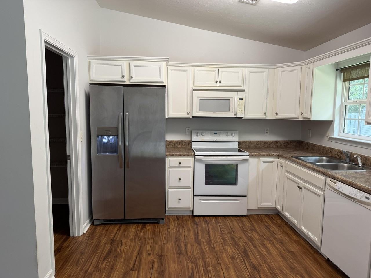 154 Fox Haven Dr - Photo 4 of 19