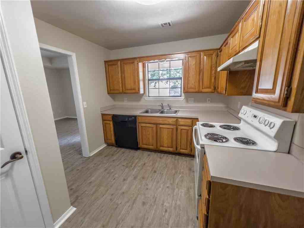 2020 S F St - Photo 3 of 10