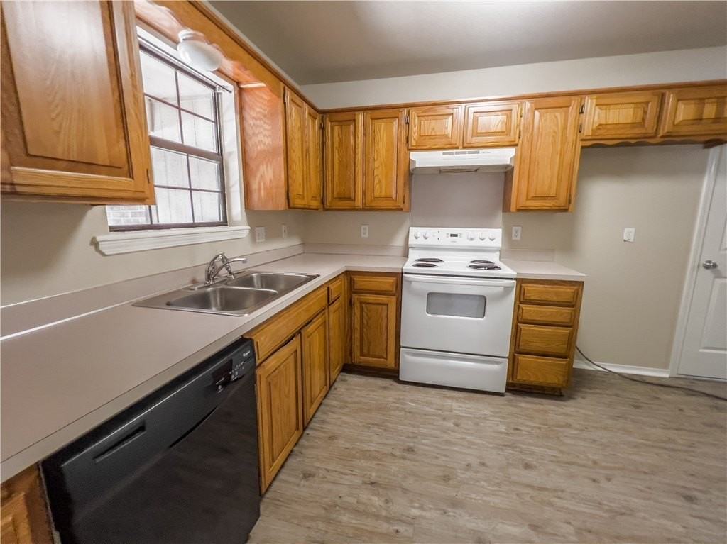 2020 S F St - Photo 4 of 10