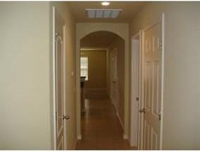 935 Kensington Dr - Photo 2 of 7