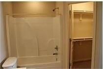 935 Kensington Dr - Photo 3 of 7