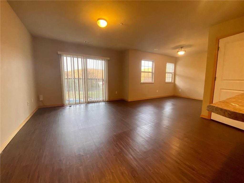 2821 W Redstone Dr - Photo 2 of 10