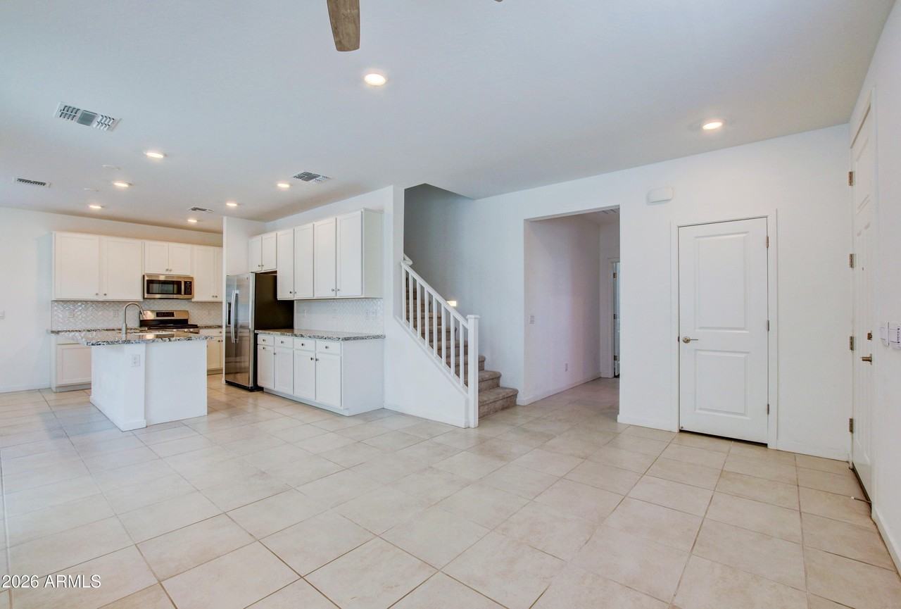 9902 E Tamery Ave - Photo 3 of 40