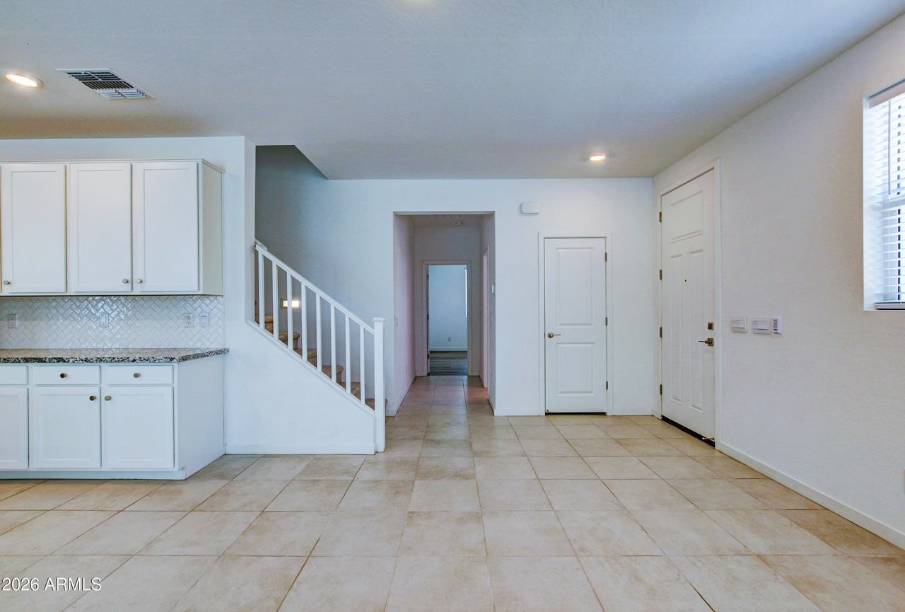 9902 E Tamery Ave - Photo 5 of 40