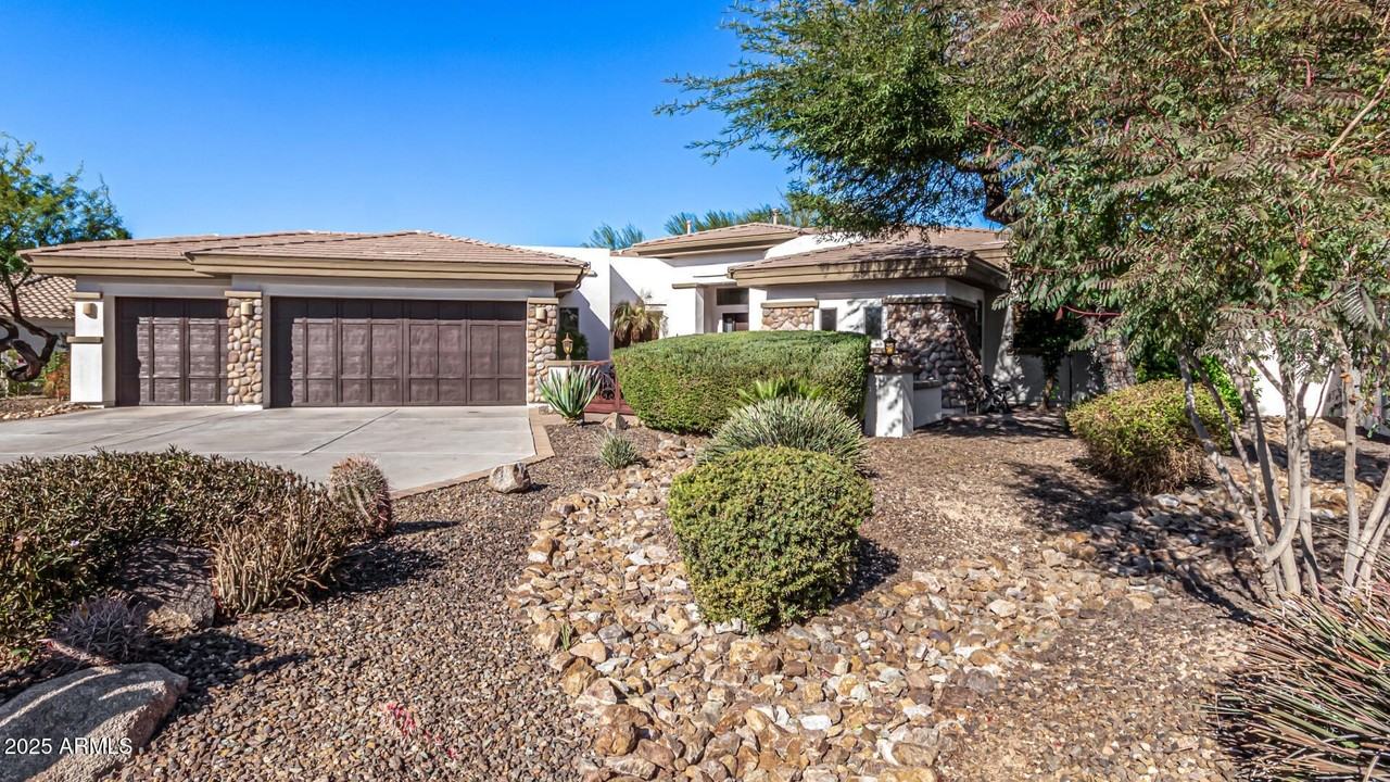 9246 W Molly Ln - Photo 2 of 50
