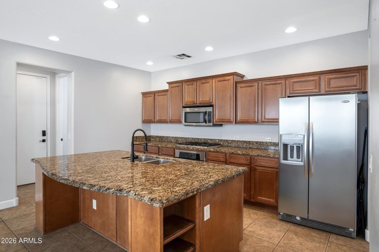 1331 S Colt Dr - Photo 7 of 32