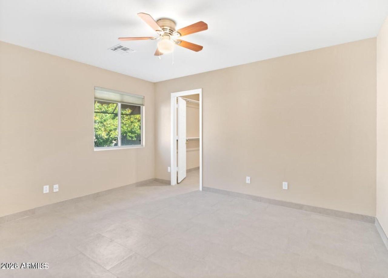 12906 N 57th Ave - Photo 5 of 14