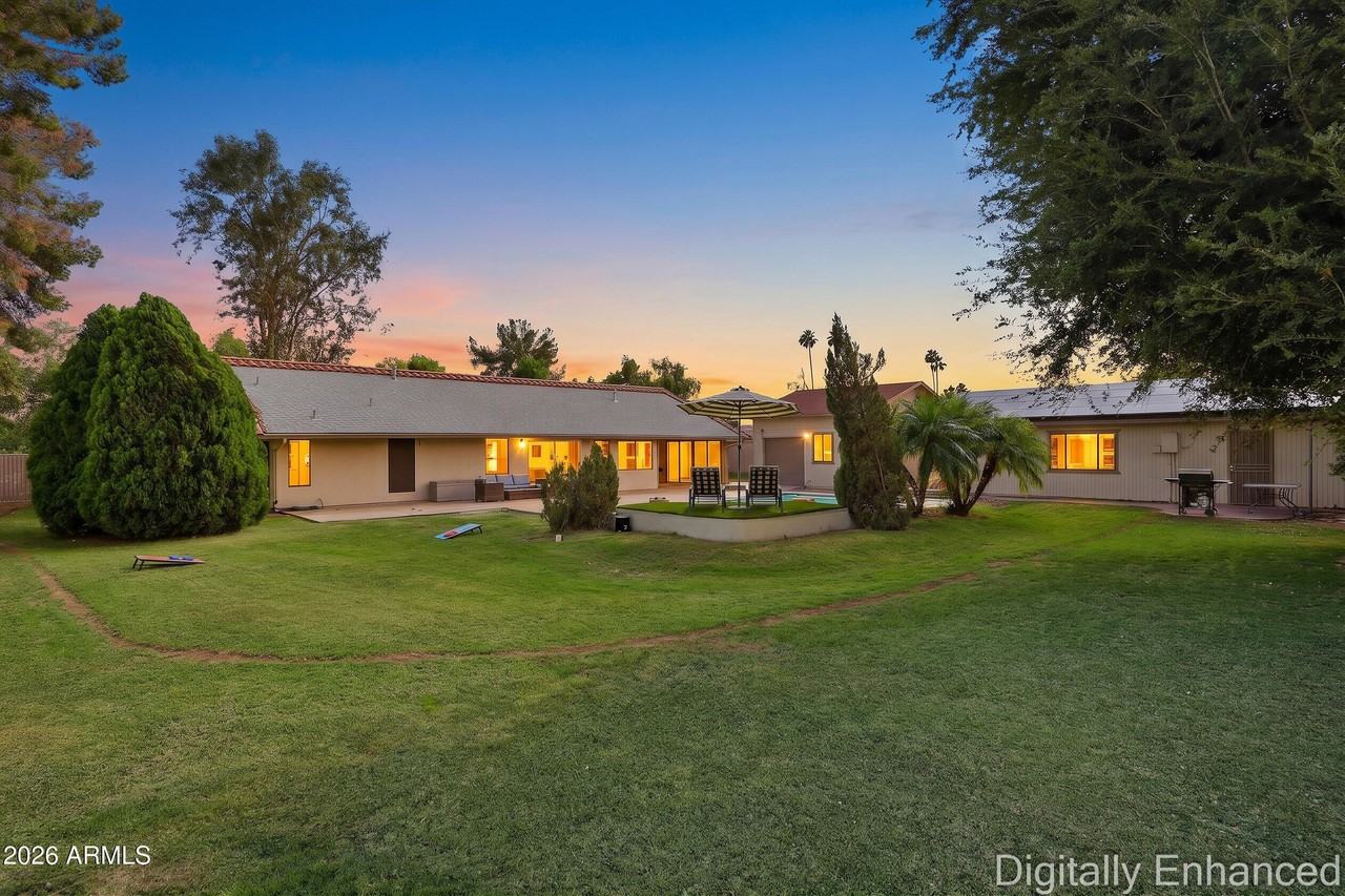 10432 W Avalon Dr - Photo 6 of 50