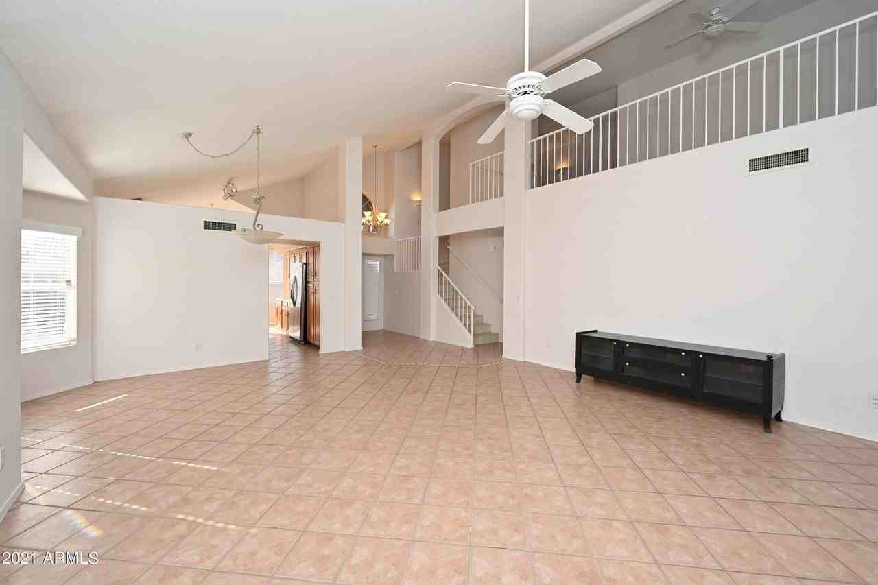 5730 E Gelding Dr - Photo 6 of 46