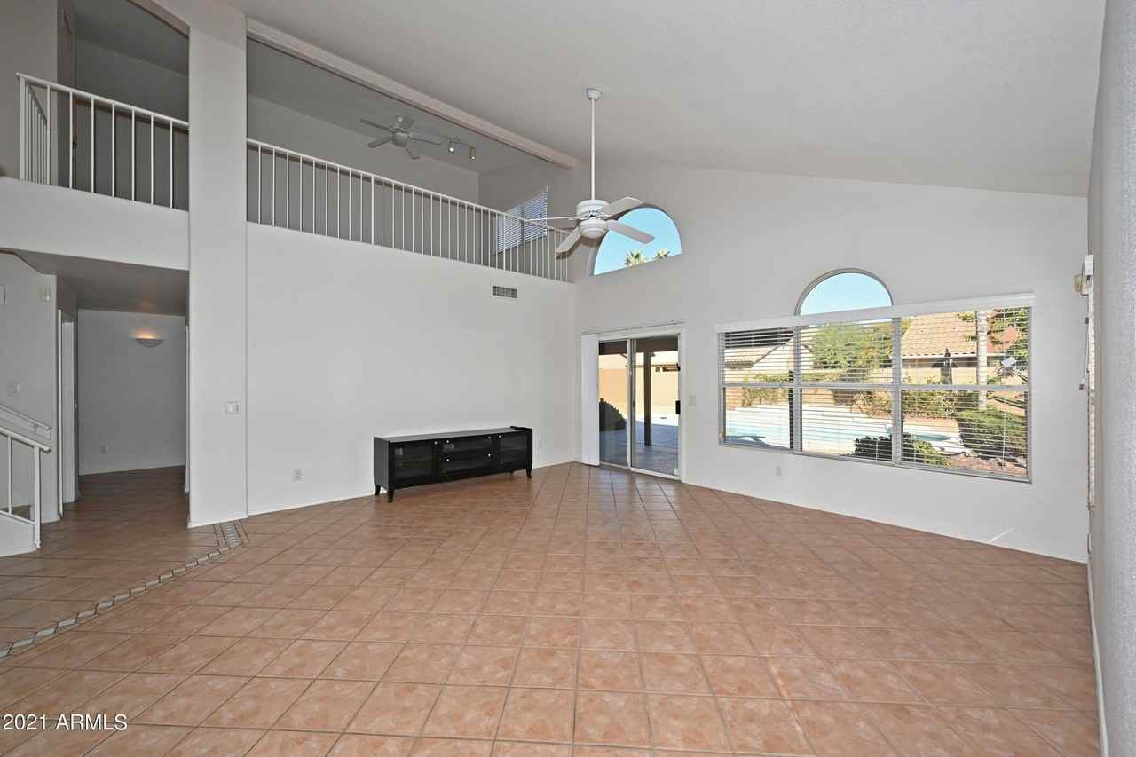 5730 E Gelding Dr - Photo 7 of 46