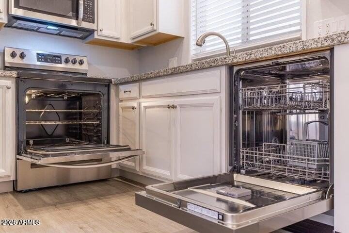 1864 E Augusta Ave - Photo 3 of 32